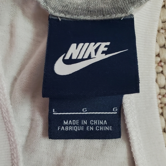 Nike Razorback Tank - Picture 4 of 7